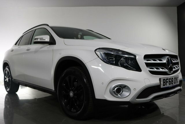 Mercedes-Benz GLA Class 1.3 Gla200 Amg Line Premium 7G-dct Euro 6 Ss Red #19