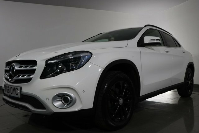 Mercedes-Benz GLA Class 1.3 Gla200 Amg Line Premium 7G-dct Euro 6 Ss Red #24
