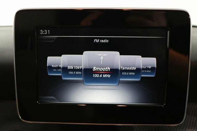 Mercedes-Benz GLA Class 1.3 Gla200 Amg Line Premium 7G-dct Euro 6 Ss Red #48