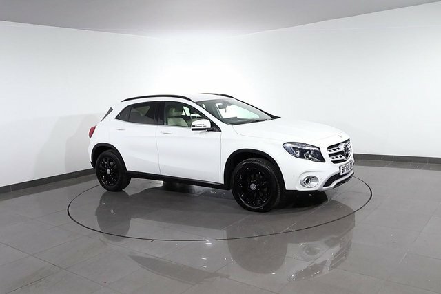 Mercedes-Benz GLA Class 1.3 Gla200 Amg Line Premium 7G-dct Euro 6 Ss Red #90