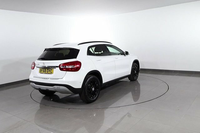 Mercedes-Benz GLA Class 1.3 Gla200 Amg Line Premium 7G-dct Euro 6 Ss Red #72
