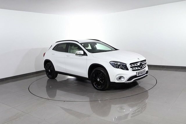 Mercedes-Benz GLA Class 1.3 Gla200 Amg Line Premium 7G-dct Euro 6 Ss Red #92