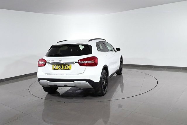 Mercedes-Benz GLA Class 1.3 Gla200 Amg Line Premium 7G-dct Euro 6 Ss Red #69