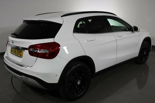 Mercedes-Benz GLA Class 1.3 Gla200 Amg Line Premium 7G-dct Euro 6 Ss Red #29