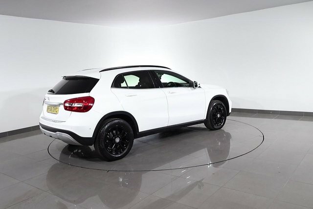 Mercedes-Benz GLA Class 1.3 Gla200 Amg Line Premium 7G-dct Euro 6 Ss Red #75