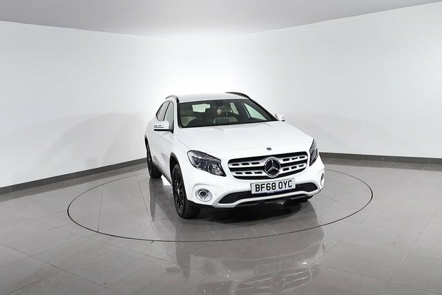 Mercedes-Benz GLA Class 1.3 Gla200 Amg Line Premium 7G-dct Euro 6 Ss Red #98