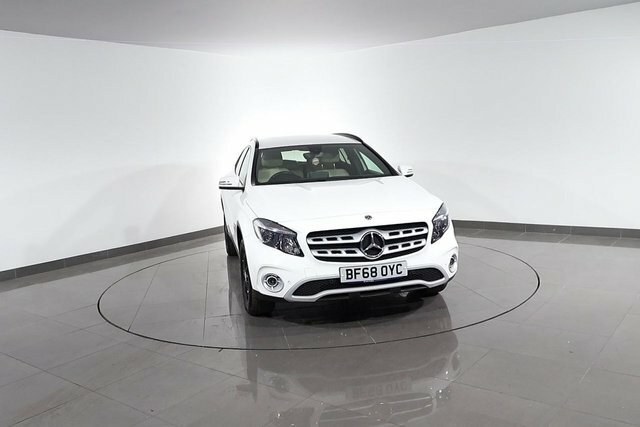 Mercedes-Benz GLA Class 1.3 Gla200 Amg Line Premium 7G-dct Euro 6 Ss Red #99