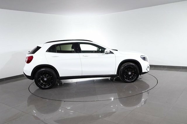 Mercedes-Benz GLA Class 1.3 Gla200 Amg Line Premium 7G-dct Euro 6 Ss Red #82