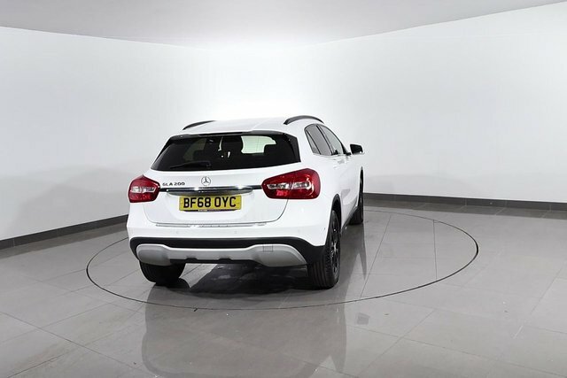 Mercedes-Benz GLA Class 1.3 Gla200 Amg Line Premium 7G-dct Euro 6 Ss Red #68