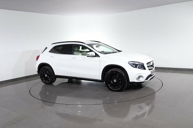 Mercedes-Benz GLA Class 1.3 Gla200 Amg Line Premium 7G-dct Euro 6 Ss Red #89