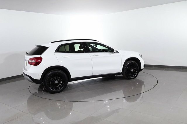 Mercedes-Benz GLA Class 1.3 Gla200 Amg Line Premium 7G-dct Euro 6 Ss Red #78
