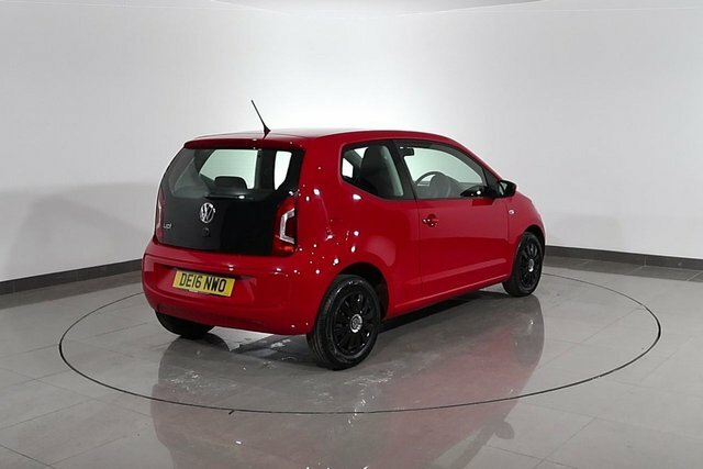Volkswagen Up 1.0 Street Up 74 Bhp White #64