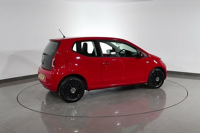 Volkswagen Up 1.0 Street Up 74 Bhp White #69