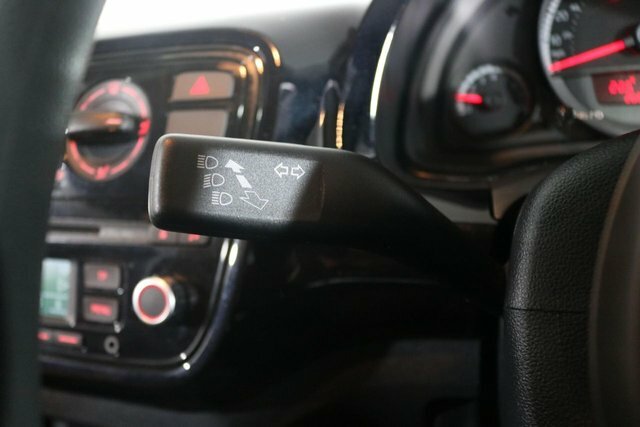 Volkswagen Up 1.0 Street Up 74 Bhp White #33