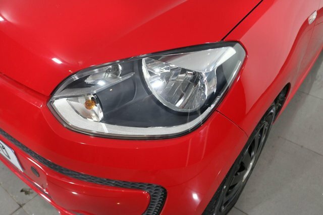 Volkswagen Up 1.0 Street Up 74 Bhp White #45