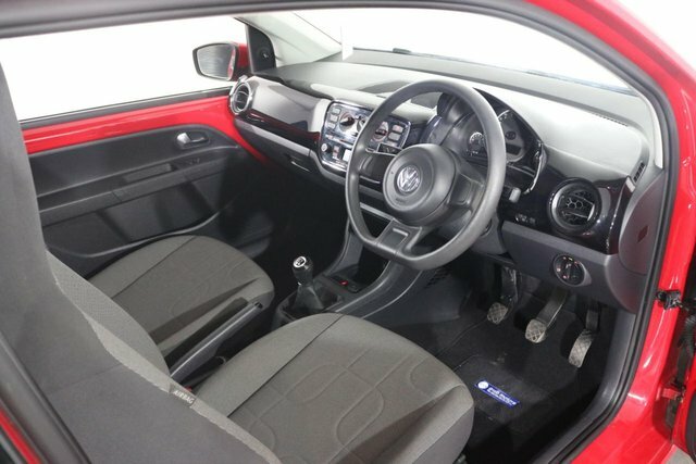 Volkswagen Up 1.0 Street Up 74 Bhp White #17