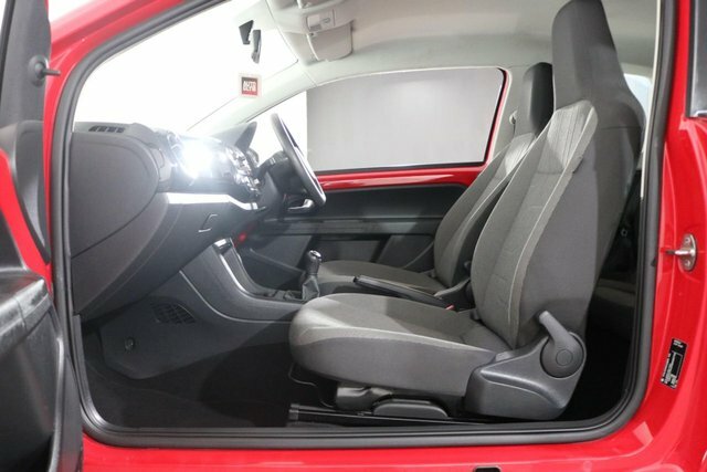Volkswagen Up 1.0 Street Up 74 Bhp White #24