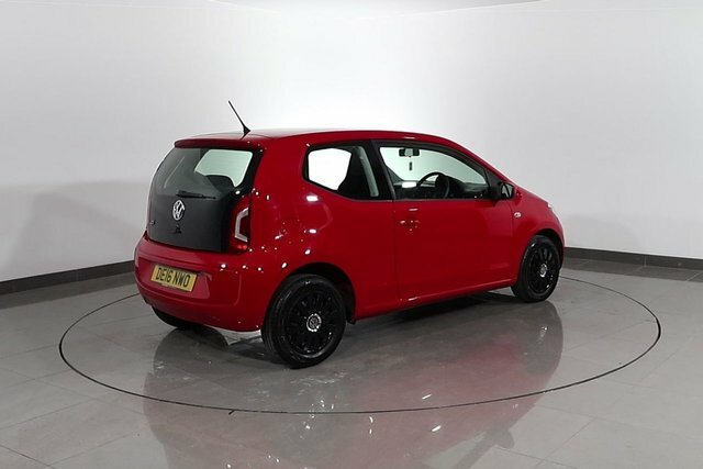 Volkswagen Up 1.0 Street Up 74 Bhp White #66