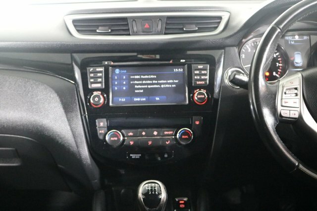 Nissan Qashqai 1.2 Dig-t N-connecta Suv 2Wd Eur White #4