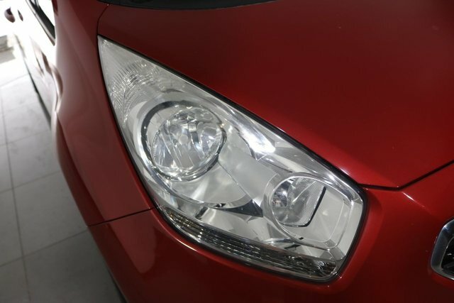 Kia Venga 1.6 4 White #20
