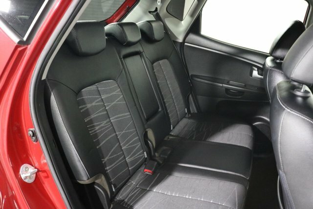 Kia Venga 1.6 4 White #25