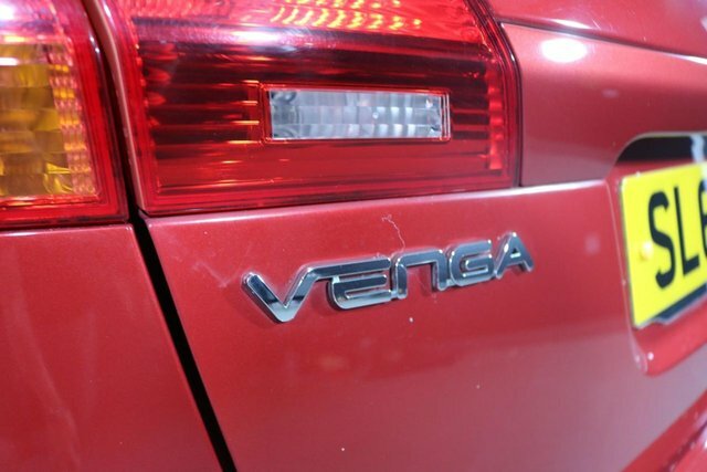 Kia Venga 1.6 4 White #59