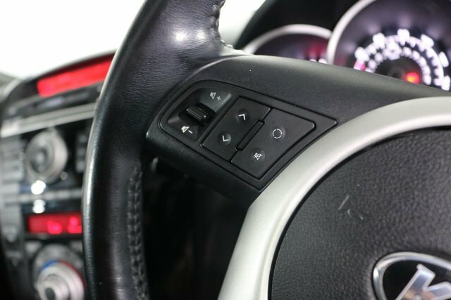 Kia Venga 1.6 4 White #43