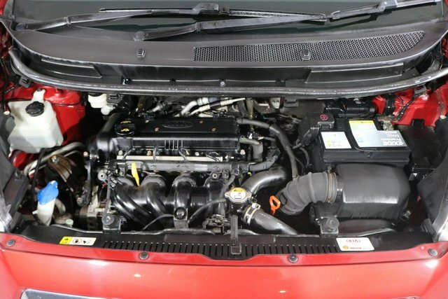 Kia Venga 1.6 4 White #65
