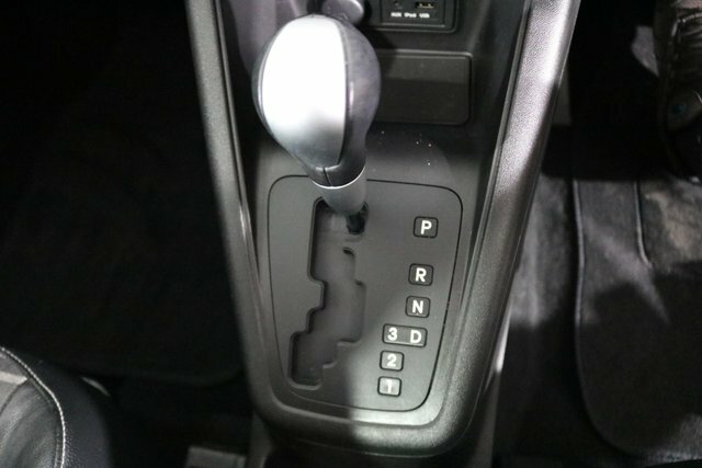 Kia Venga 1.6 4 White #50