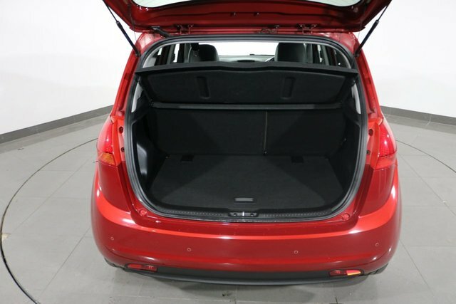 Kia Venga 1.6 4 White #14