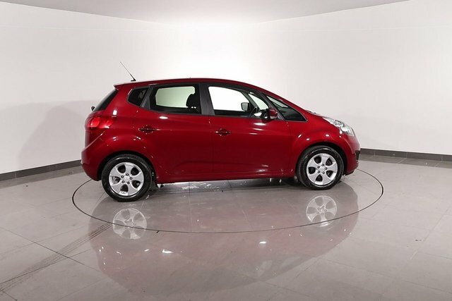 Kia Venga 1.6 4 White #84