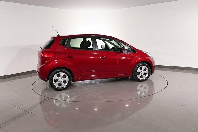 Kia Venga 1.6 4 White #82