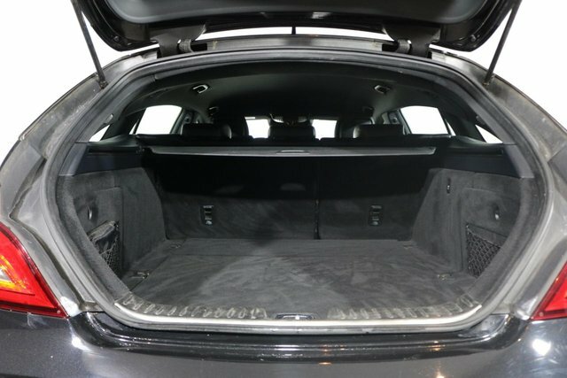 Mercedes-Benz CLS D Amg Line Silver #11