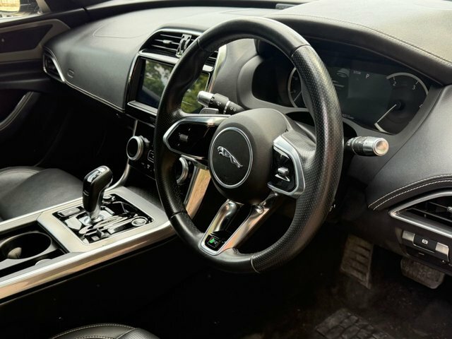 Jaguar XE 2.0 D180 R-dynamic S GR19HJJ Black #4