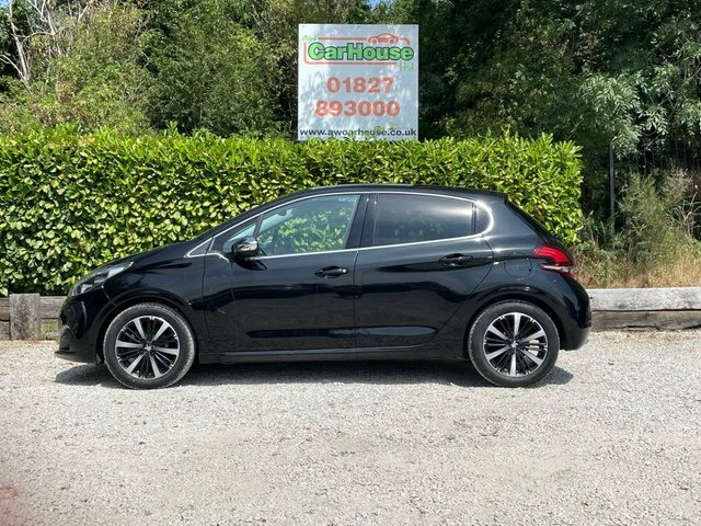 Peugeot 208 1.2 Puretech Allure Premium Black #6