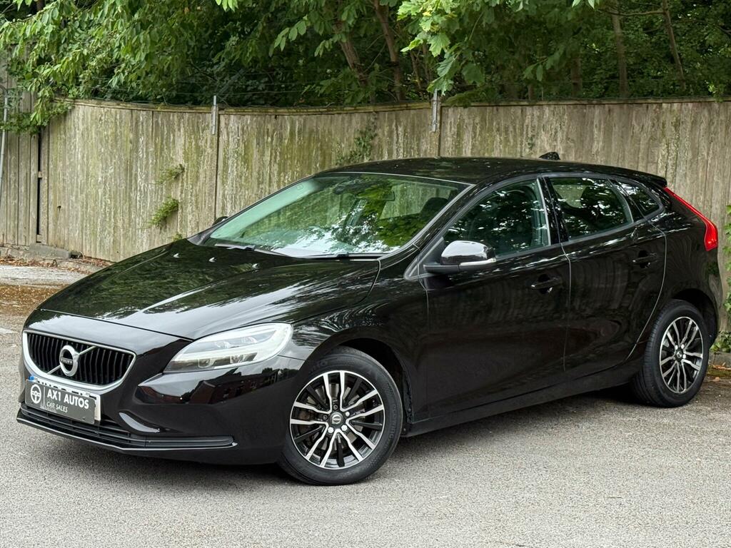 Volvo V40 Momentum Black #3