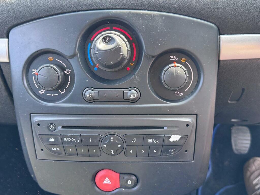 Renault Clio 1.2 I-music Sport Tourer Euro 5 Silver #16