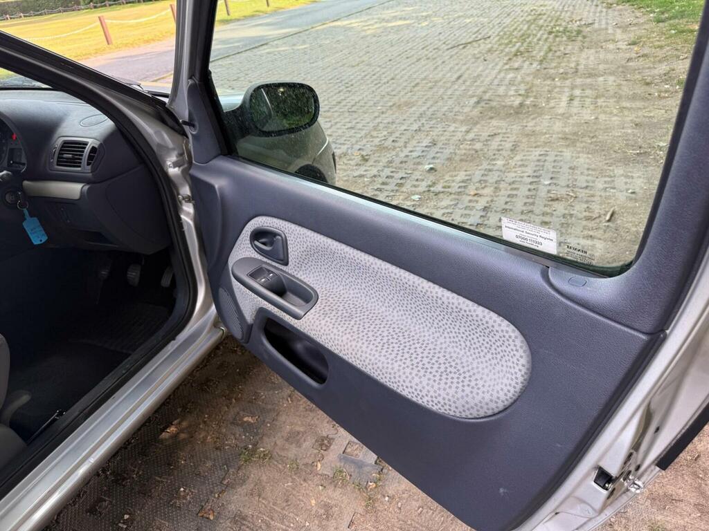 Renault Clio Hatchback Silver #14