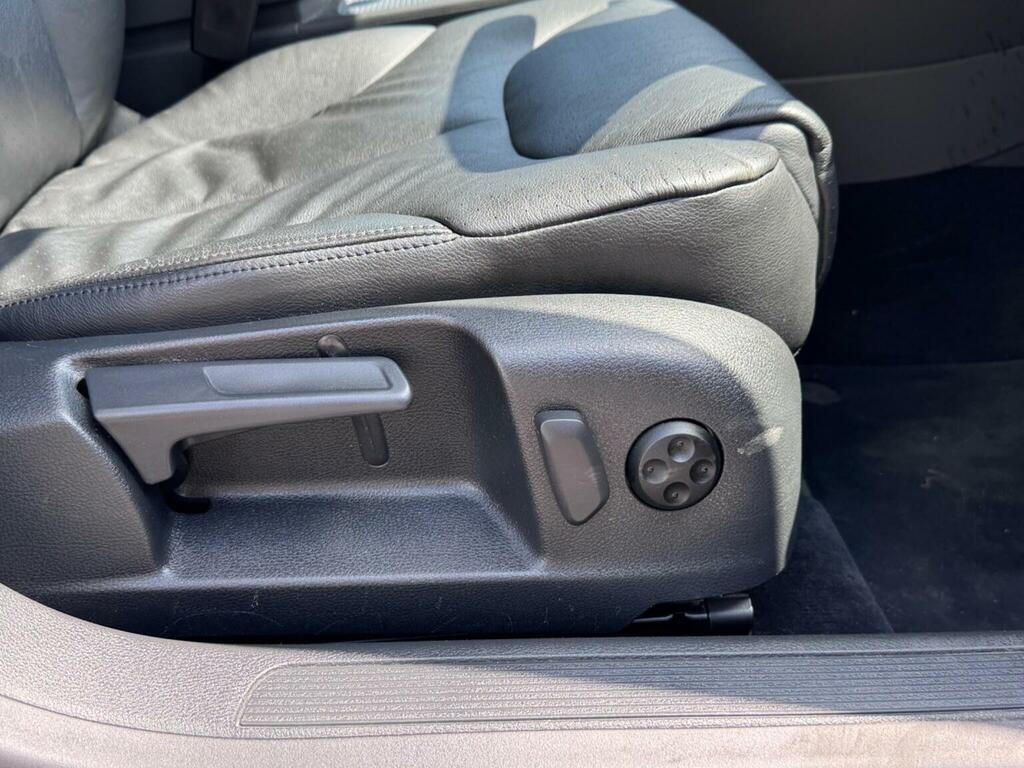 Volkswagen Passat Blue #38