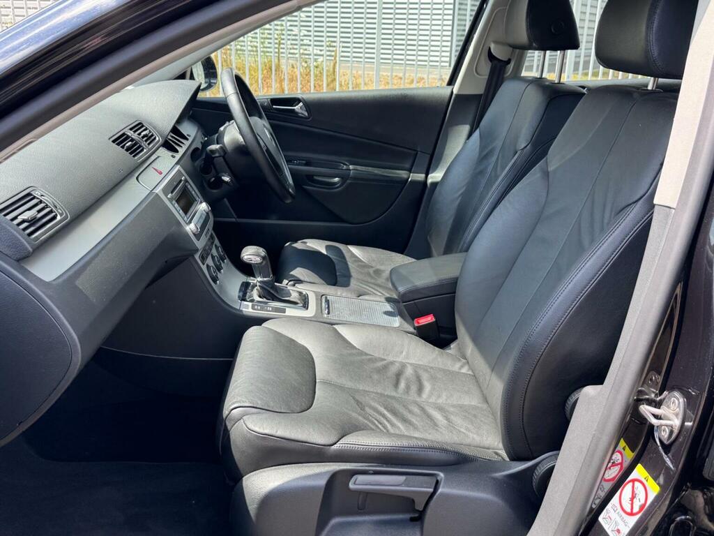 Volkswagen Passat Blue #28