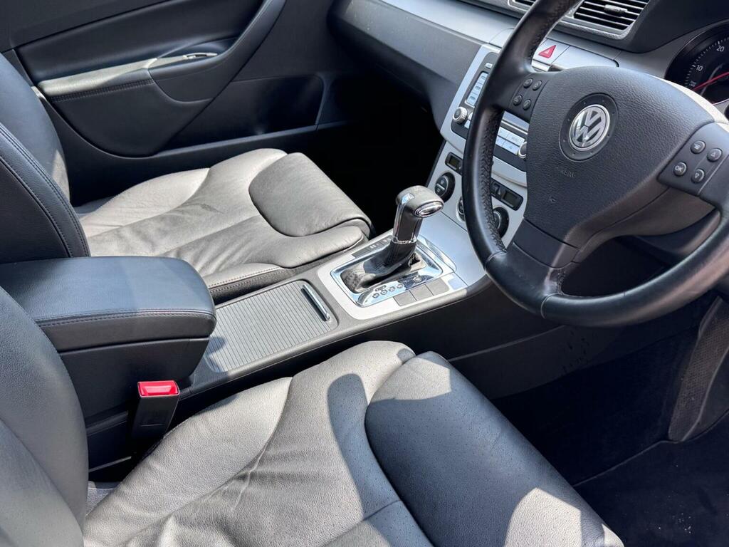 Volkswagen Passat Blue #37