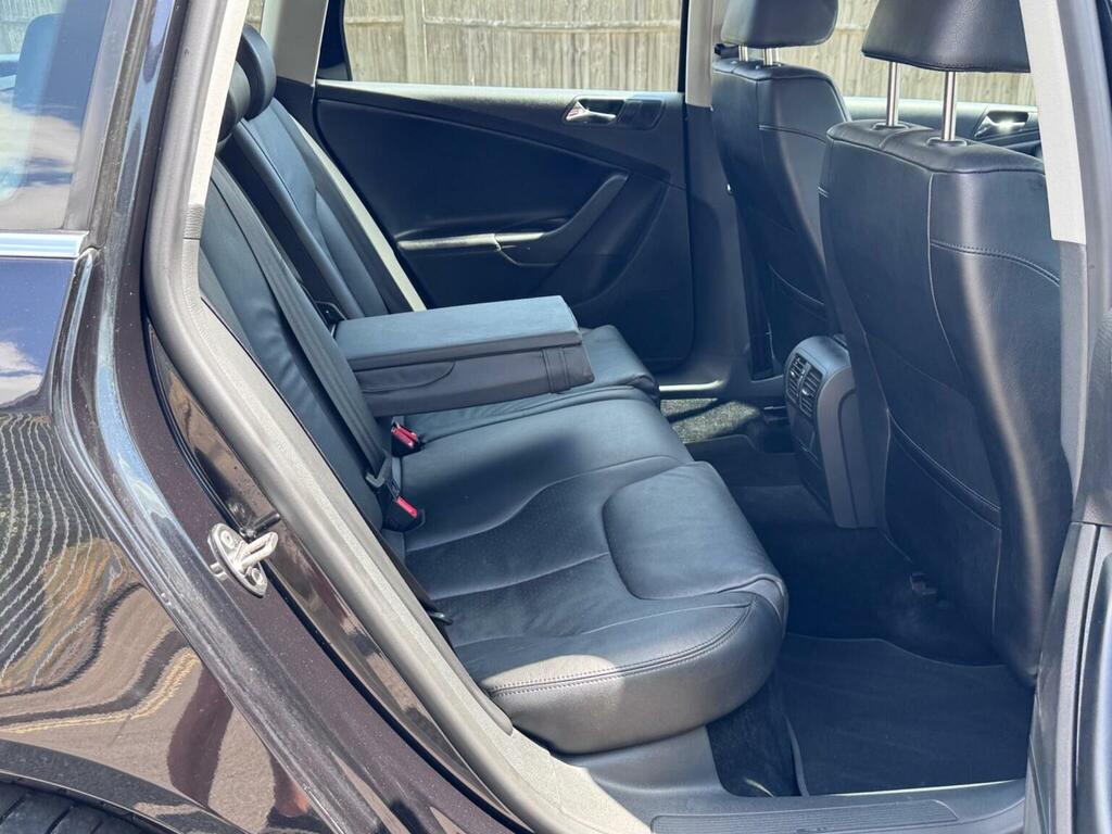 Volkswagen Passat Blue #30