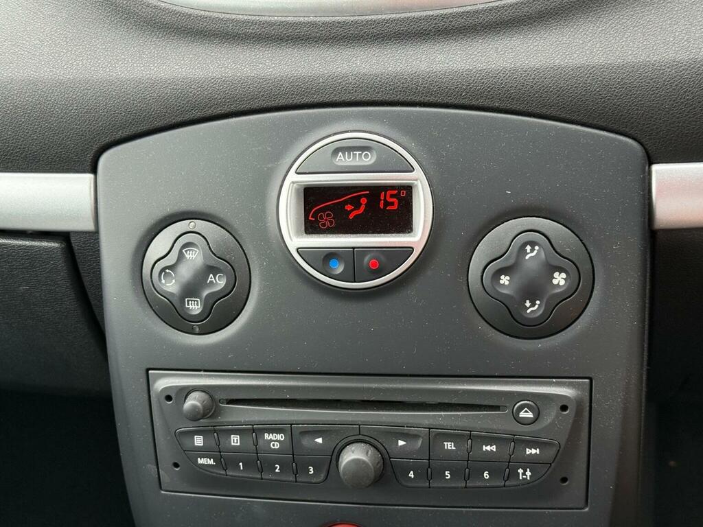 Renault Clio 1.2 Tce Dynamique Tomtom Hatchback Manu Blue #23