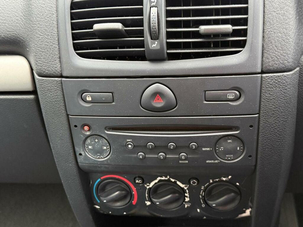 Renault Clio 1.2 Campus Sport Black #18