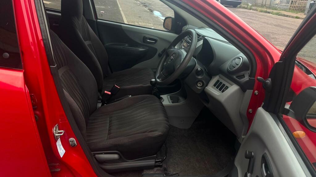 Nissan Pixo 1.0 N-tec Euro 5 Red #30
