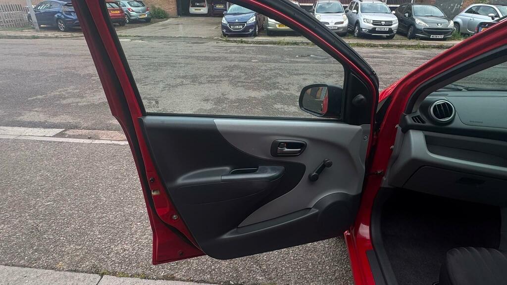 Nissan Pixo 1.0 N-tec Euro 5 Red #19