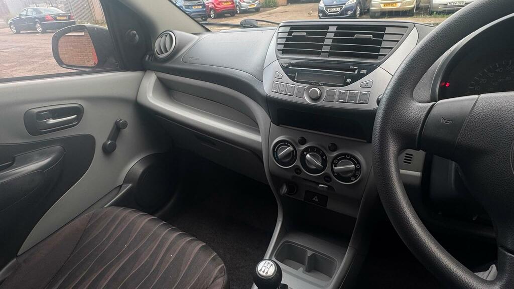 Nissan Pixo 1.0 N-tec Euro 5 Red #27