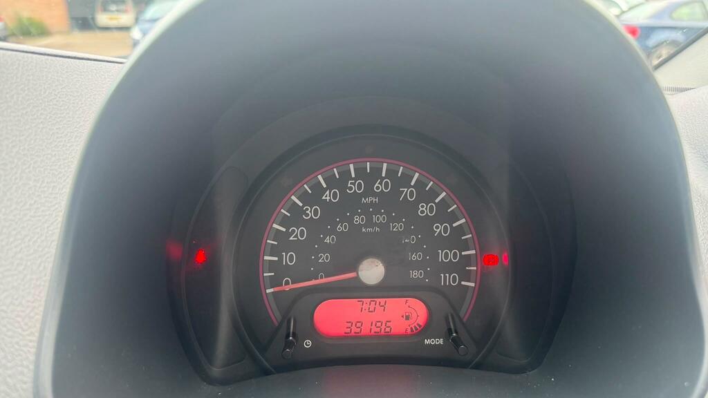 Nissan Pixo 1.0 N-tec Euro 5 Red #24