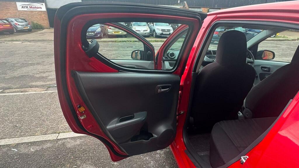 Nissan Pixo 1.0 N-tec Euro 5 Red #20