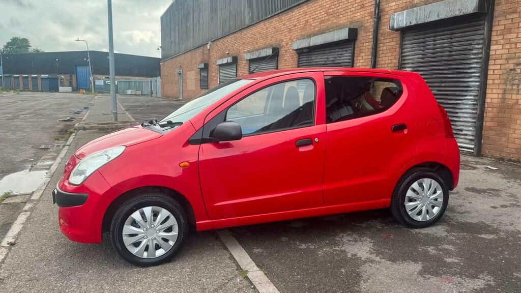 Nissan Pixo Visia Red #5